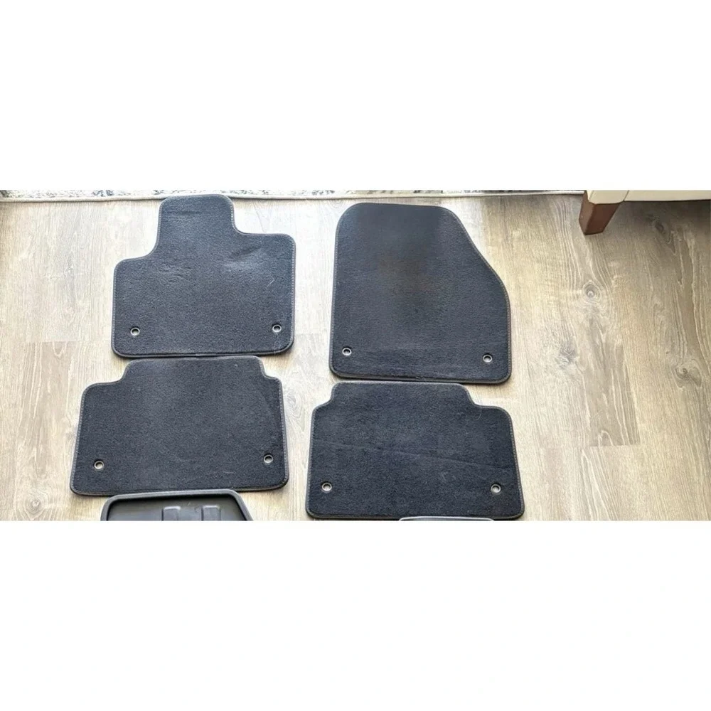 Genuine Land Rover Discovery Sport 2020-2024 Carpet Floor Mat Set 4-Piece Black
